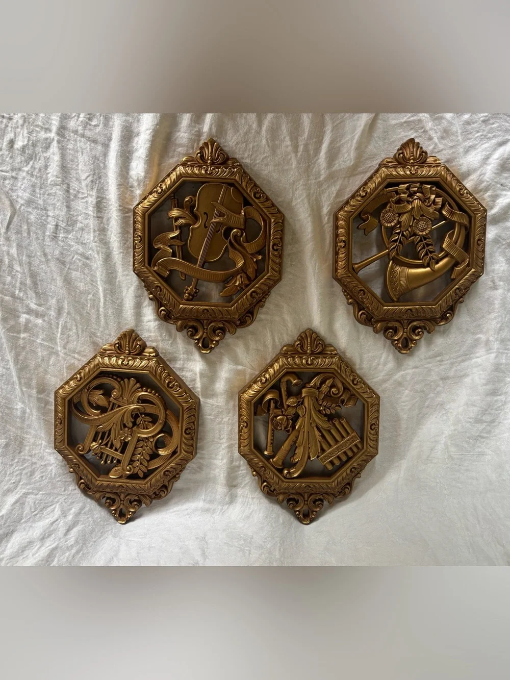 HOMCO Musical Wall Plaque Set - Decorative Home Wall Art